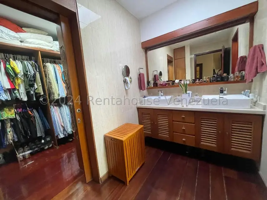 Townhouse (Multiples Niveles) en Venta en La Lagunita Country Club, Distrito Metropolitano - 26