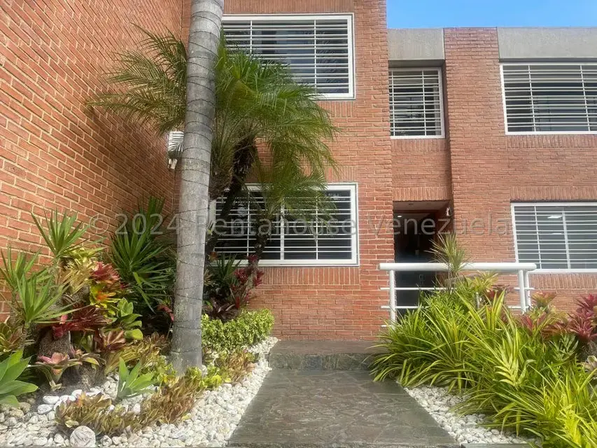 Townhouse (Multiples Niveles) en Venta en La Lagunita Country Club, Distrito Metropolitano - 3
