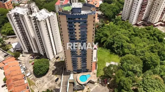 EN VENTA APARTAMENTO RES. GRAN PARQUE II URB. VALLES DE CAMORUCO - 3