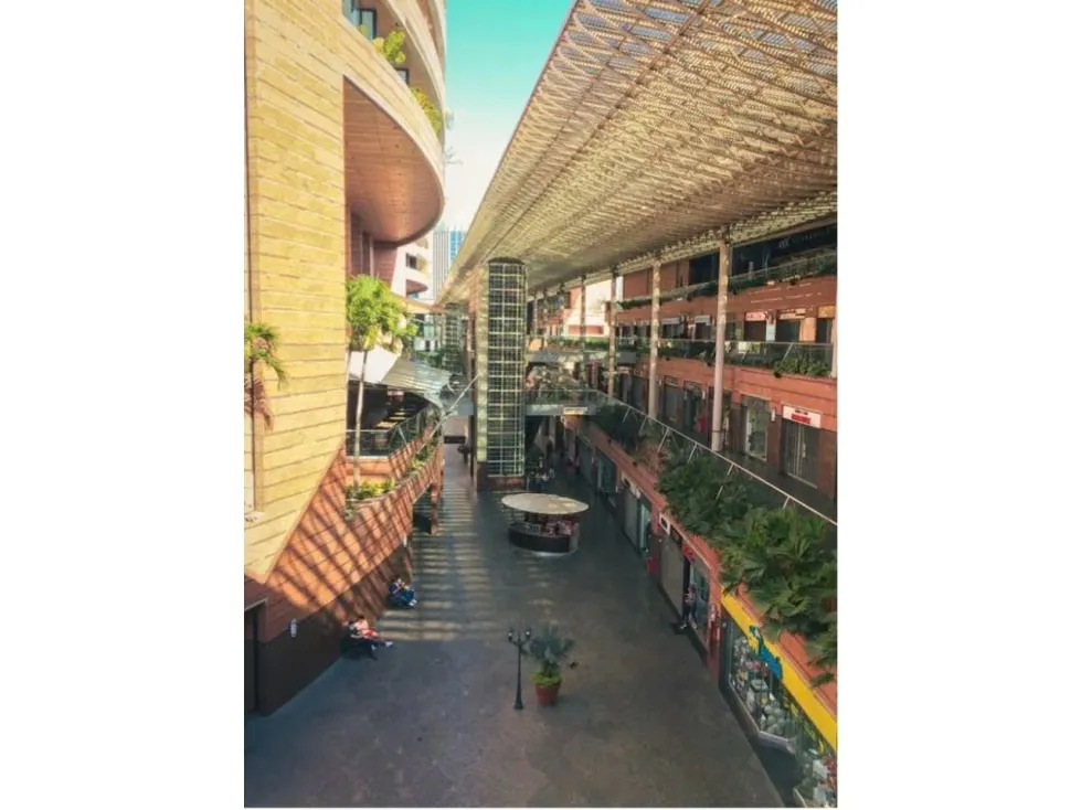 Se alquila local comercial 66m2 C.C San Ignacio La Castellana 4529 - 2