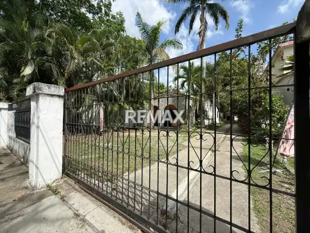 VENTA TERRENO CON BIENHECHURIAS - Las Acacias Valencia