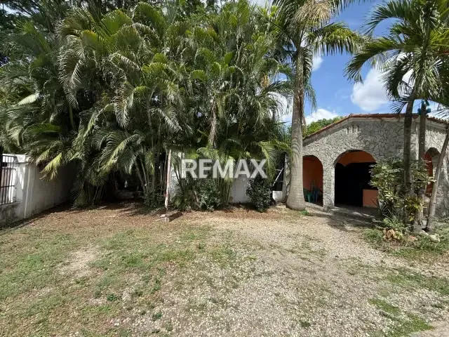 VENTA TERRENO CON BIENHECHURIAS - Las Acacias Valencia - 3