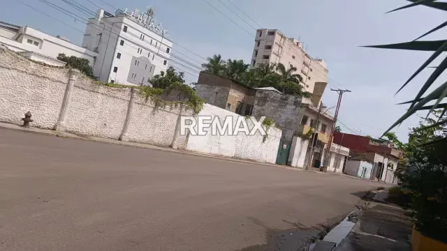 PARCELA DE TERRENO EN VENTA EN EL CENTRO DE PUERTO LA CRUZ - 2