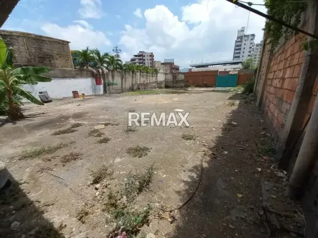 PARCELA DE TERRENO EN VENTA EN EL CENTRO DE PUERTO LA CRUZ - 3