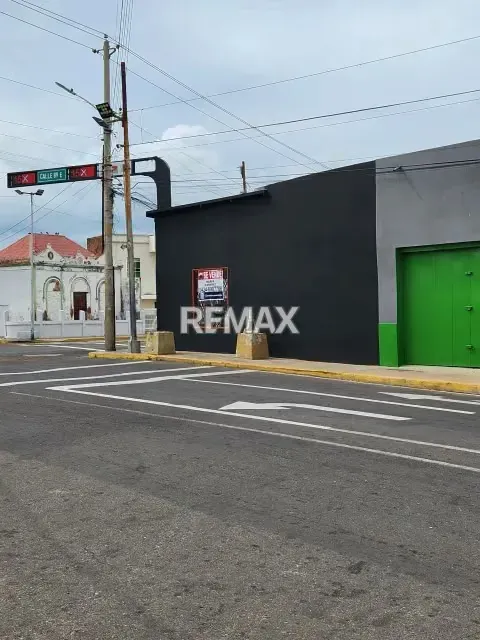 En Venta Local Comercial en Av. Bella Vista, a pie de calle - 3