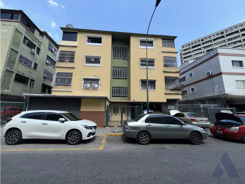 Alquilo local para trabajar a puerta cerrada 48m2 Bello Monte 3395 - 6