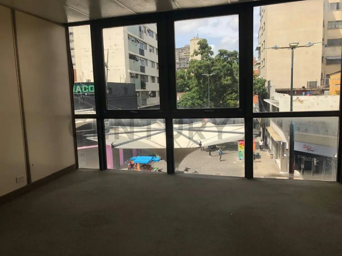 Oficina en el Boulevard de Sabana Grande OB06 - 6