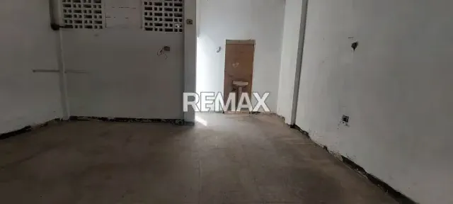VENTAS DE EDIFICIO COMERCIAL EN LA AVENIDA BOLIVAR. PUERTO CABELLO - 4