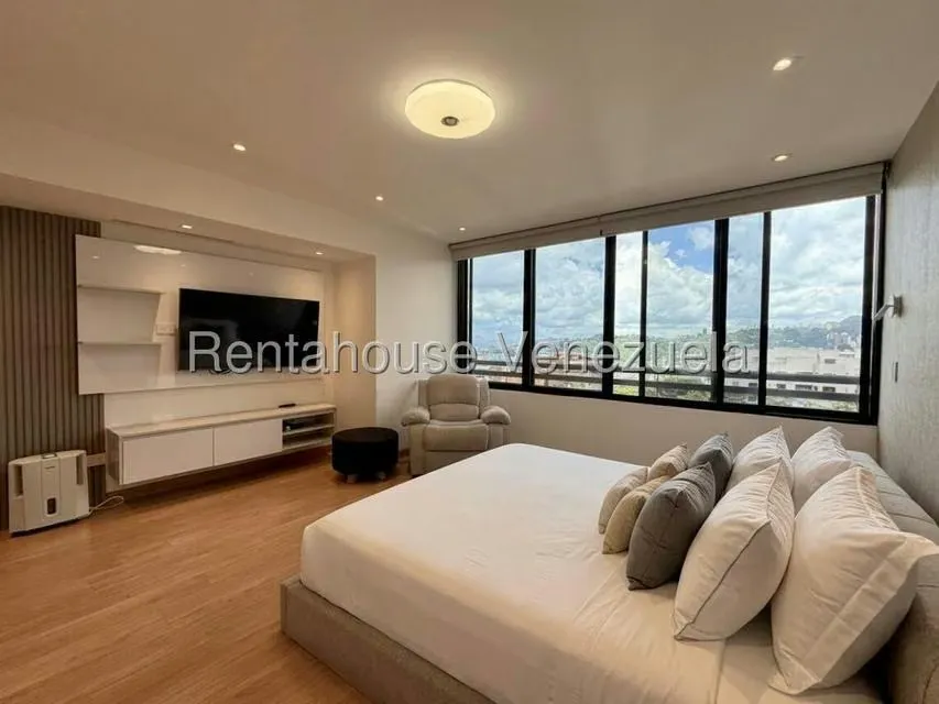 Apartamento (1 Nivel) en Alquiler en Colinas de Valle Arriba, Distrito Metropolitano - 20