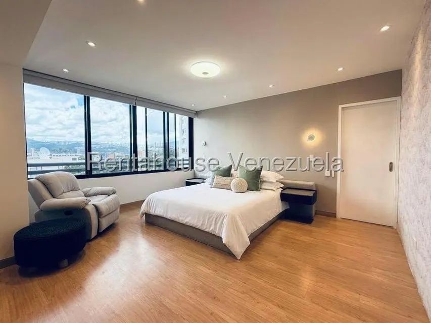 Apartamento (1 Nivel) en Alquiler en Colinas de Valle Arriba, Distrito Metropolitano - 21