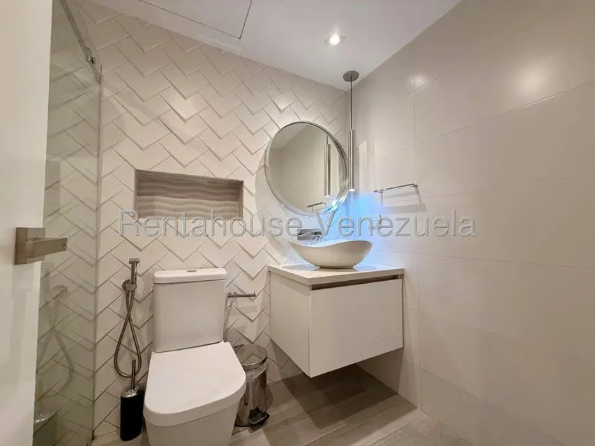 Apartamento (1 Nivel) en Alquiler en Colinas de Valle Arriba, Distrito Metropolitano - 25