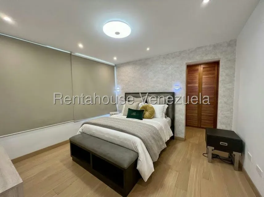 Apartamento (1 Nivel) en Alquiler en Colinas de Valle Arriba, Distrito Metropolitano - 26