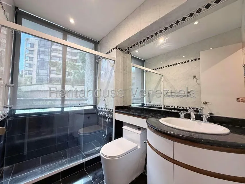 Apartamento (1 Nivel) en Alquiler en Colinas de Valle Arriba, Distrito Metropolitano - 27