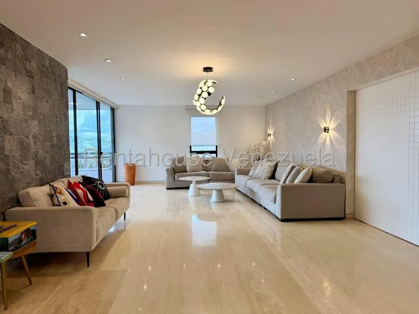 Apartamento (1 Nivel) en Alquiler en Colinas de Valle Arriba, Distrito Metropolitano - 4