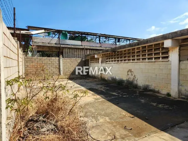 TERRENO CON 3 GALPONES EN VENTA Los Haticos - 8