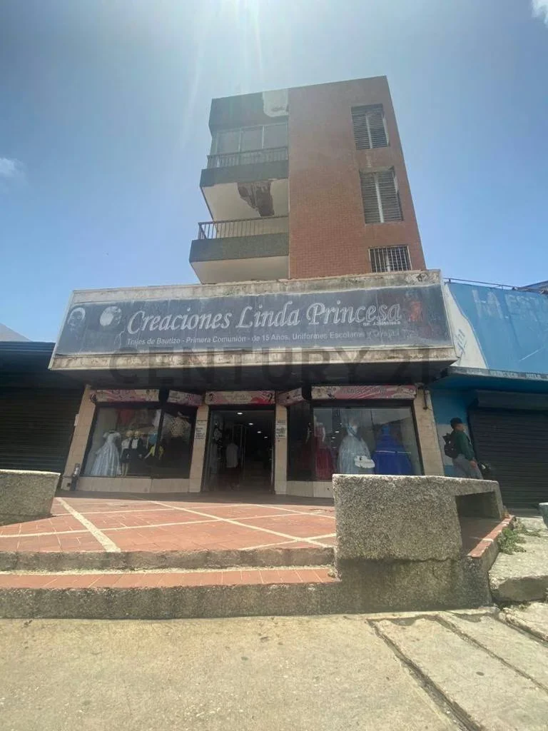 Edificio de 3 niveles en Av. 4 de Mayo, Porlamar, Margarita - 15