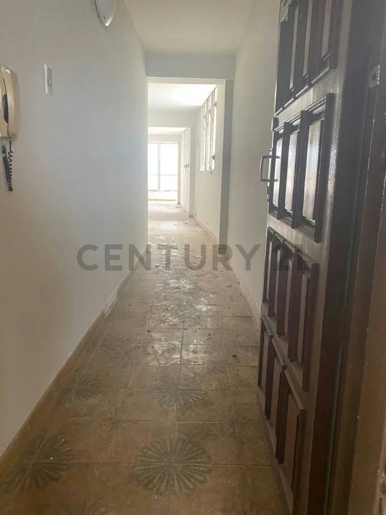 Edificio de 3 niveles en Av. 4 de Mayo, Porlamar, Margarita - 7