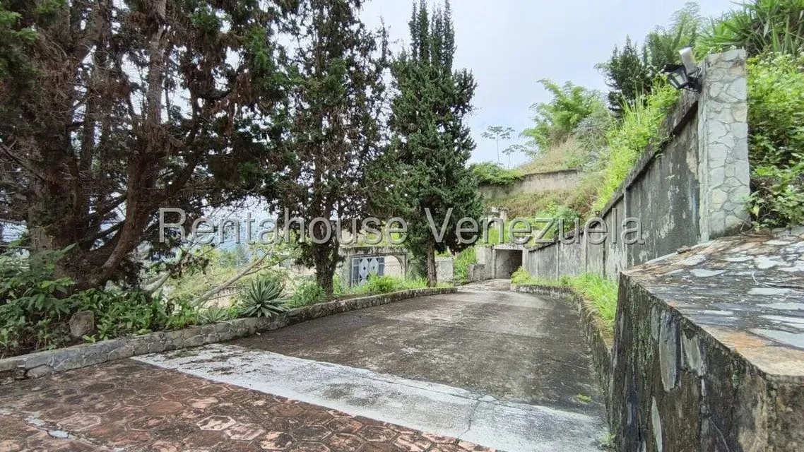Townhouse (Multiples Niveles) en Venta en Caicaguana, Distrito Metropolitano - 2