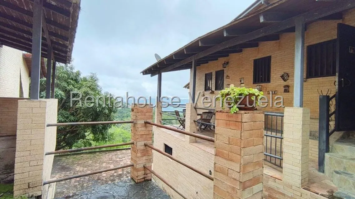Townhouse (Multiples Niveles) en Venta en Caicaguana, Distrito Metropolitano - 3