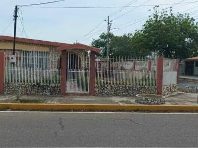 Casa en alquiler, zona oeste de Maracaibo.