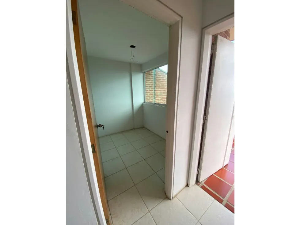 SE VENDEN TOWNHOUSES EN LOMA LINDA - 19