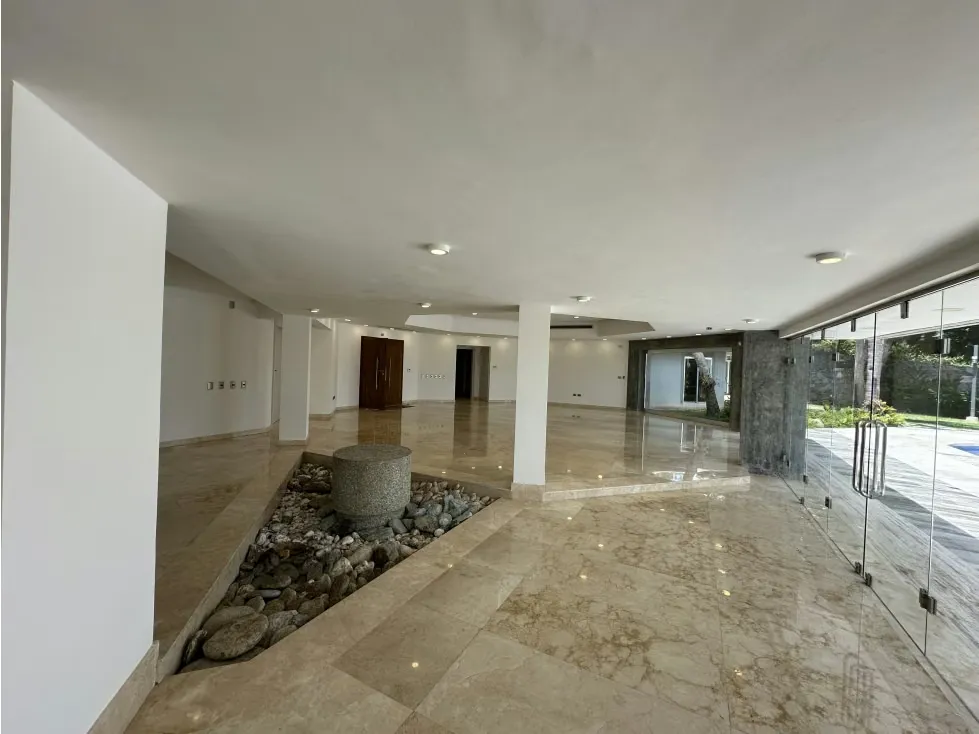 En venta casa de 2120m2 4h+2s/4.5b+s/10p La Lagunita - 16