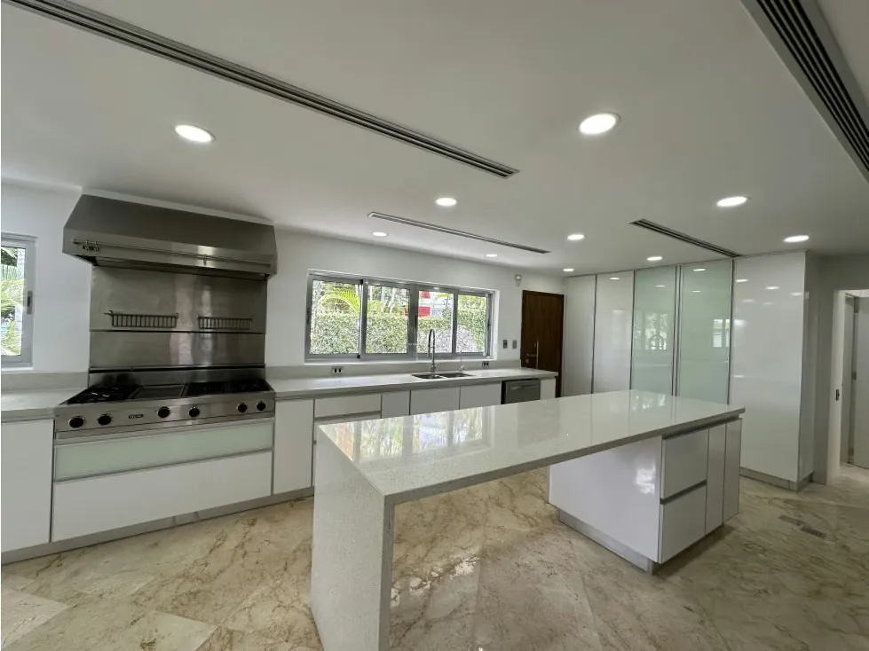 En venta casa de 2120m2 4h+2s/4.5b+s/10p La Lagunita - 8