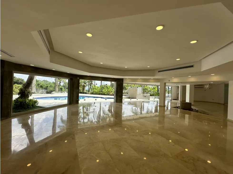 En venta casa de 2120m2 4h+2s/4.5b+s/10p La Lagunita - 9