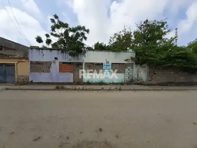 Vende Terreno En Casco Central De Tucacas A Pocos Metros De La Av. Principal