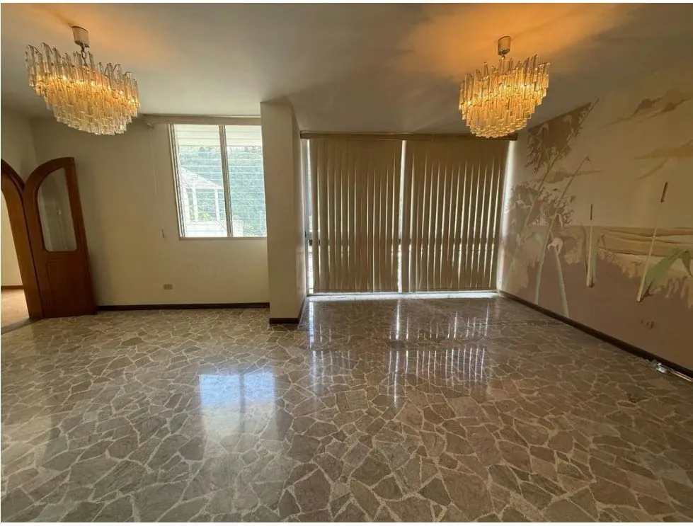Se vende apartamento 218m2 La Trinidad 5876 - 5