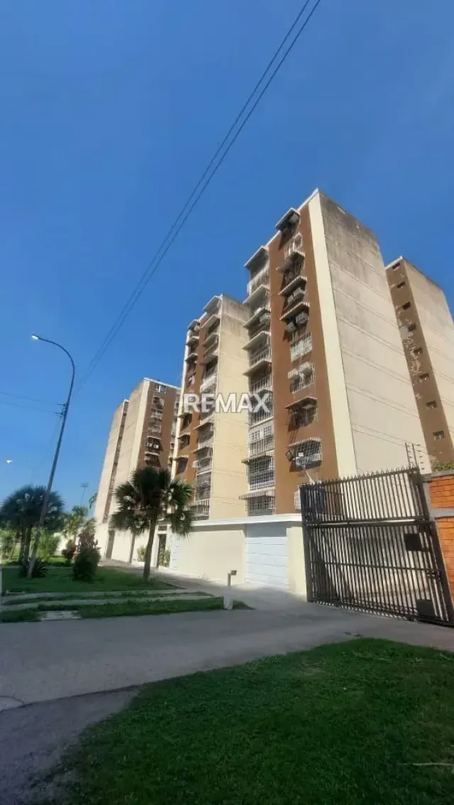 Apartamento en Venta Urb. Base Aragua - 2