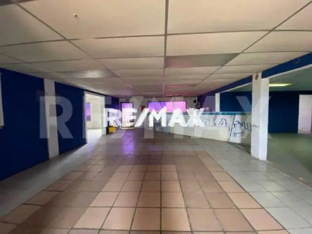 LOCAL COMERCIAL EN VENTA