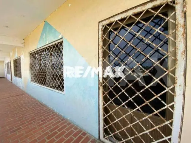 LOCAL COMERCIAL EN VENTA - 2