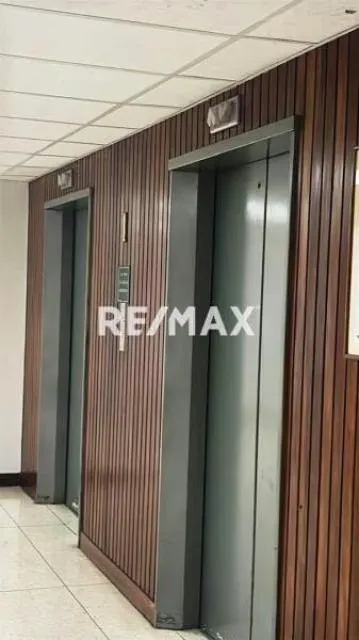 OFICINA EN VENTA - URB. LOS PALOS GRANDES - 3