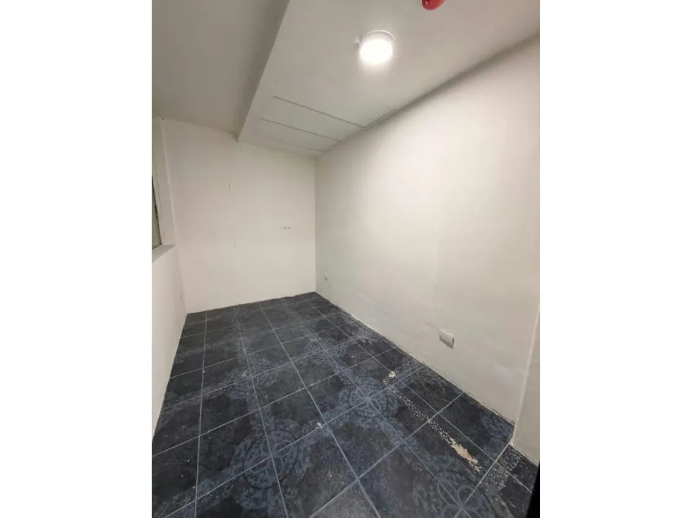 LOCAL COMERCIAL - MACARACUAY - 330 Mts2 - 13