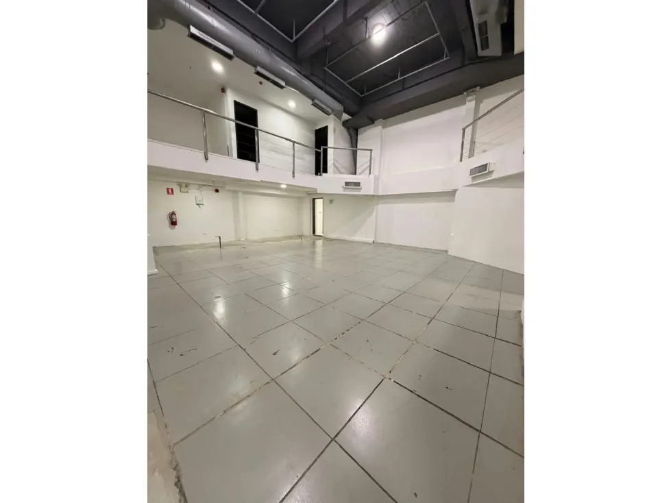 LOCAL COMERCIAL - MACARACUAY - 330 Mts2 - 3