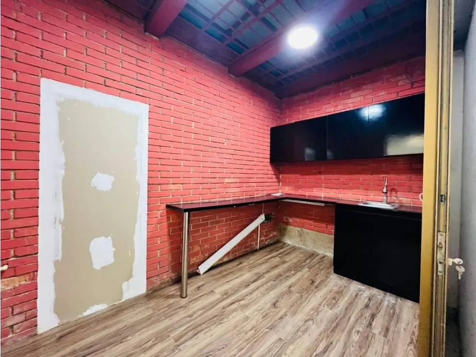 Se alquila Local 245m² Chuao - 11