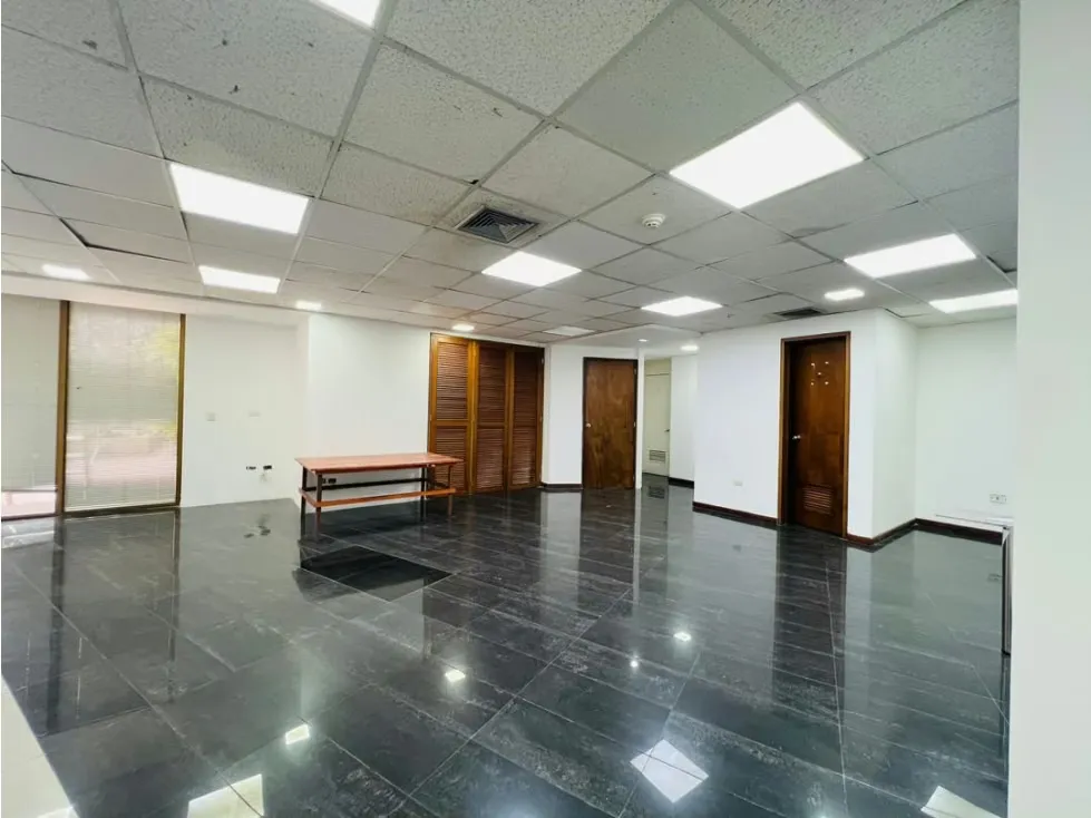 Se alquila Local 245m² Chuao - 16