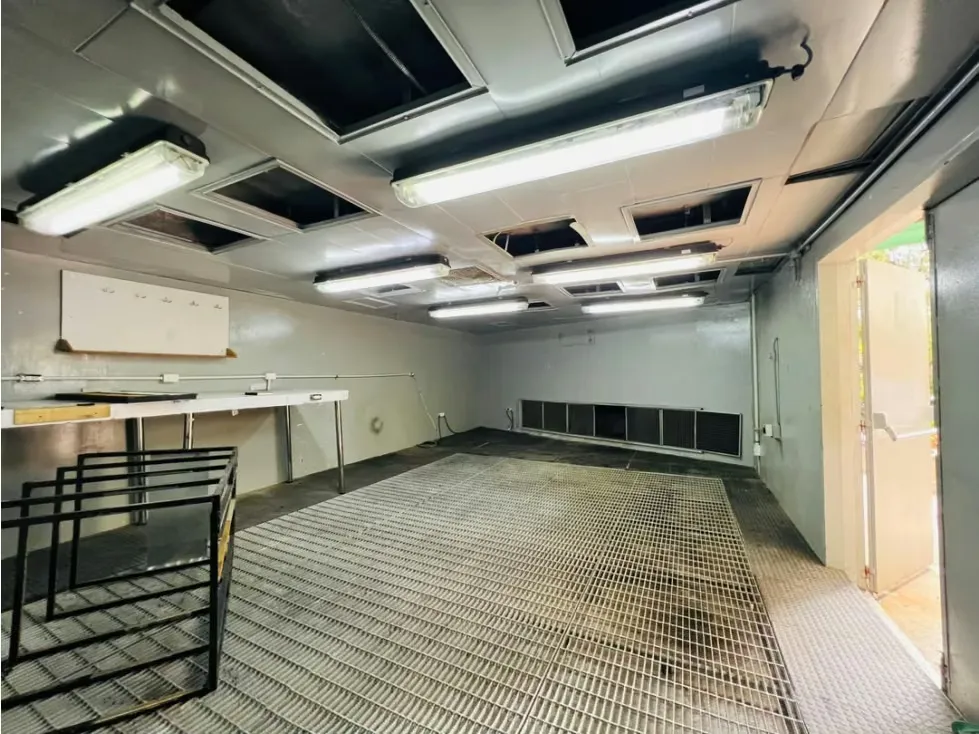 Se alquila Local 245m² Chuao - 3