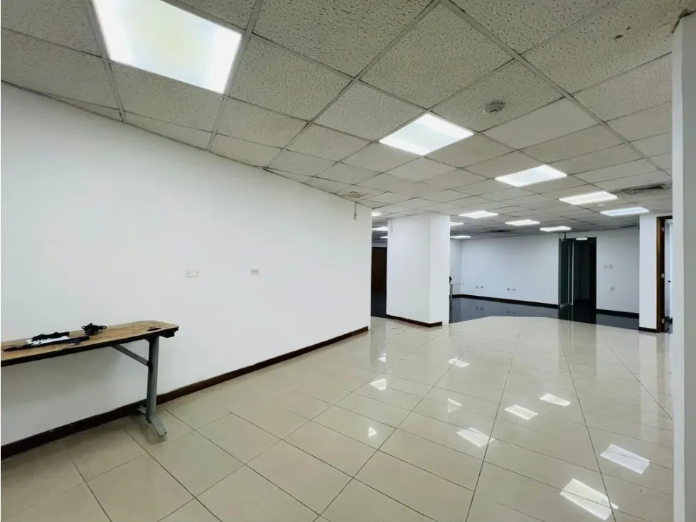 Se alquila Local 245m² Chuao - 4
