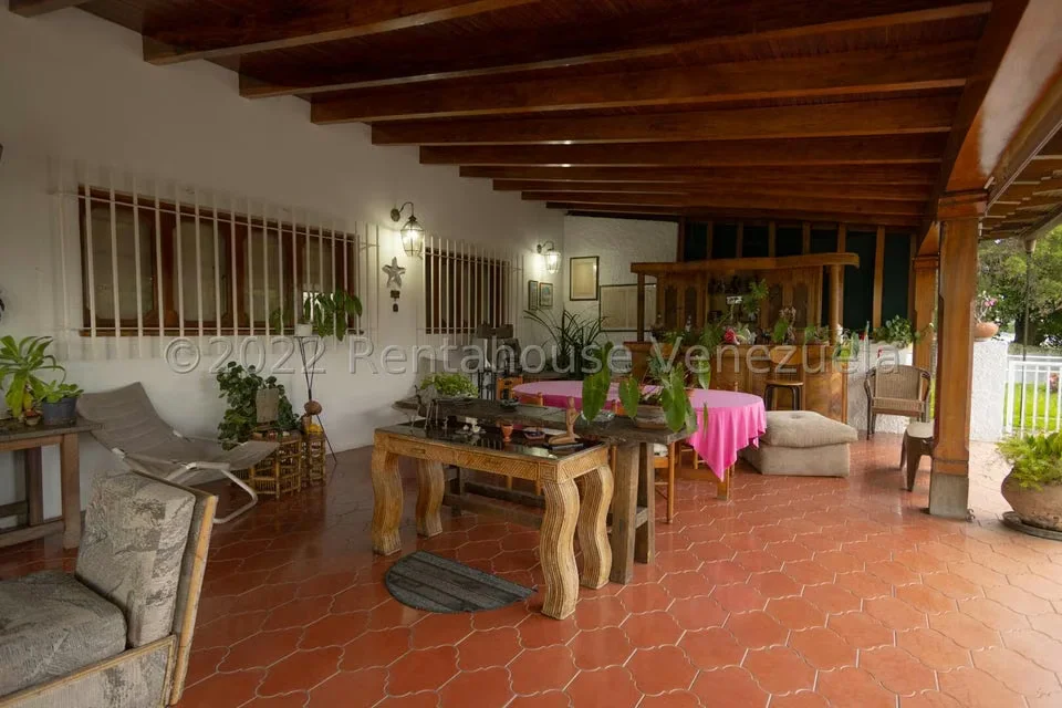 Casa (Multipes Niveles) en Venta en Cumbres de Curumo, Distrito Metropolitano - 13