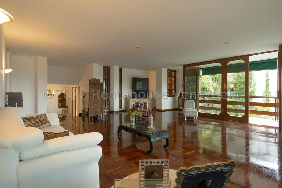 Casa (Multipes Niveles) en Venta en Cumbres de Curumo, Distrito Metropolitano - 38