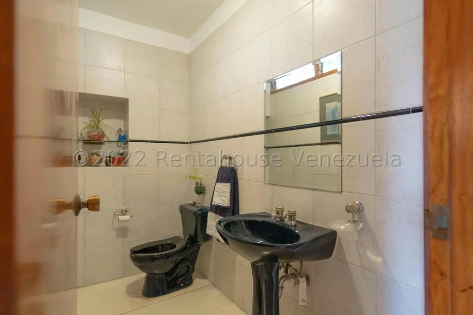 Casa (Multipes Niveles) en Venta en Cumbres de Curumo, Distrito Metropolitano - 47