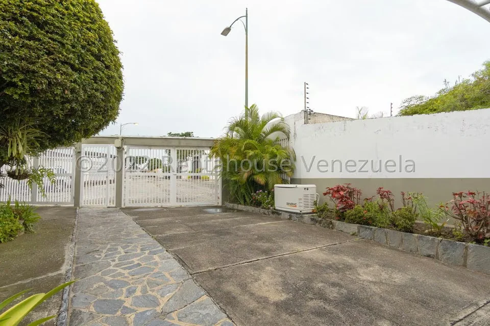 Casa (Multipes Niveles) en Venta en Cumbres de Curumo, Distrito Metropolitano - 6