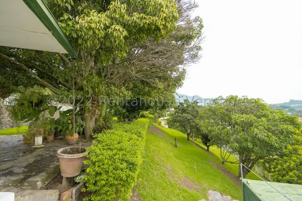 Casa (Multipes Niveles) en Venta en Cumbres de Curumo, Distrito Metropolitano - 64