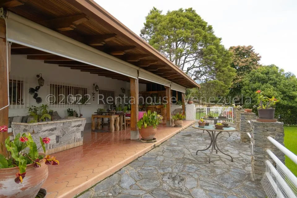 Casa (Multipes Niveles) en Venta en Cumbres de Curumo, Distrito Metropolitano - 66