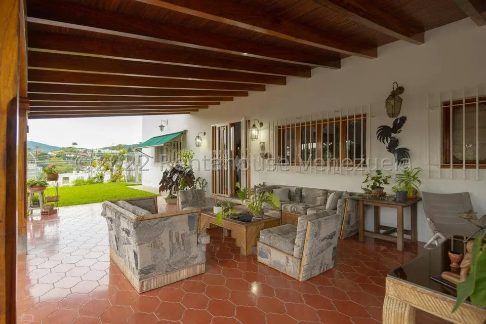 Casa (Multipes Niveles) en Venta en Cumbres de Curumo, Distrito Metropolitano - 69