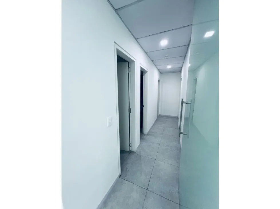 Oficina en venta o alquiler 252m², Calle Madrid de las Mercedes - 12