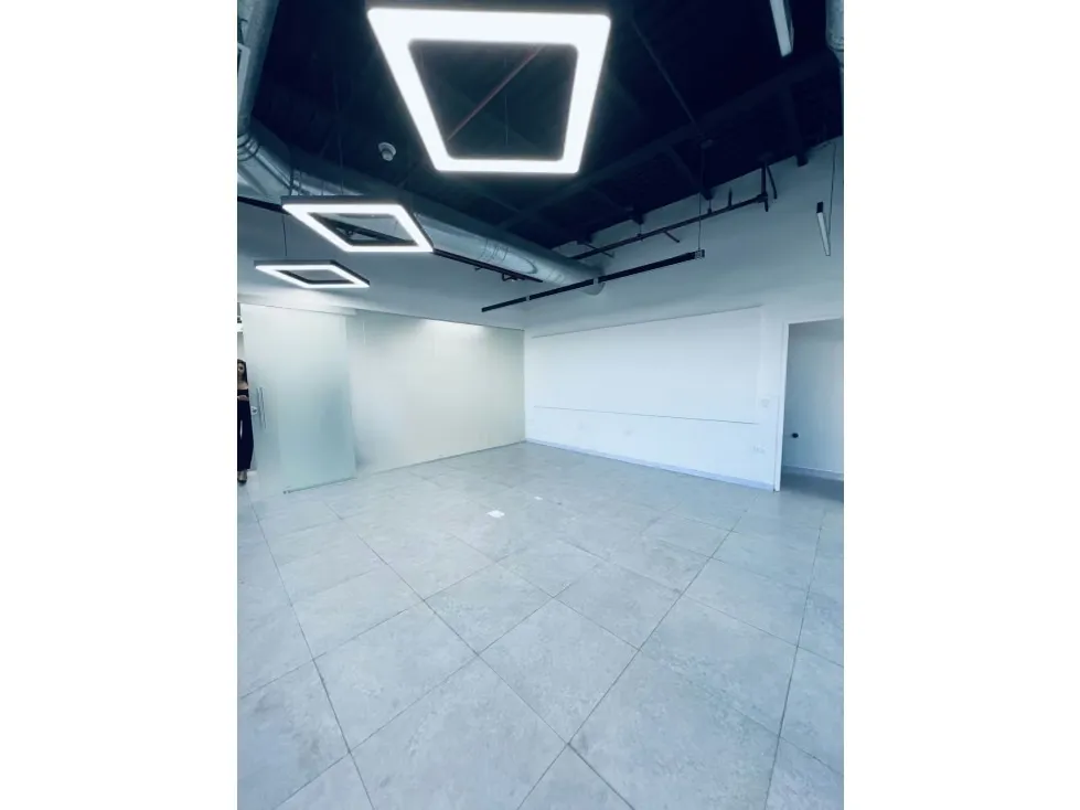 Oficina en venta o alquiler 252m², Calle Madrid de las Mercedes - 13