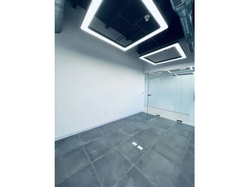 Oficina en venta o alquiler 252m², Calle Madrid de las Mercedes - 9